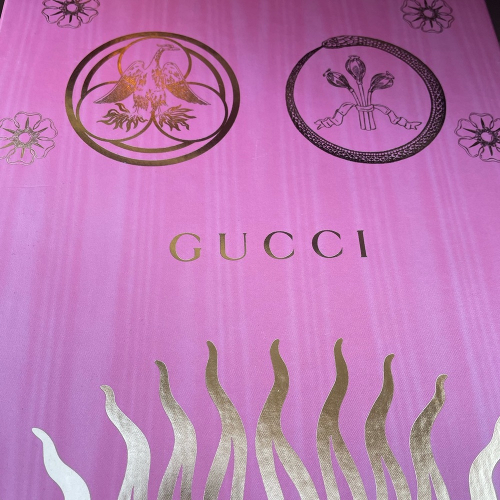 gucci flashtrek sneakers